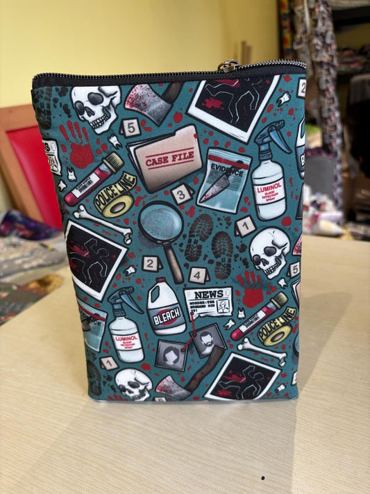 True crime green bookish book sleeve book jacket booksleeve
