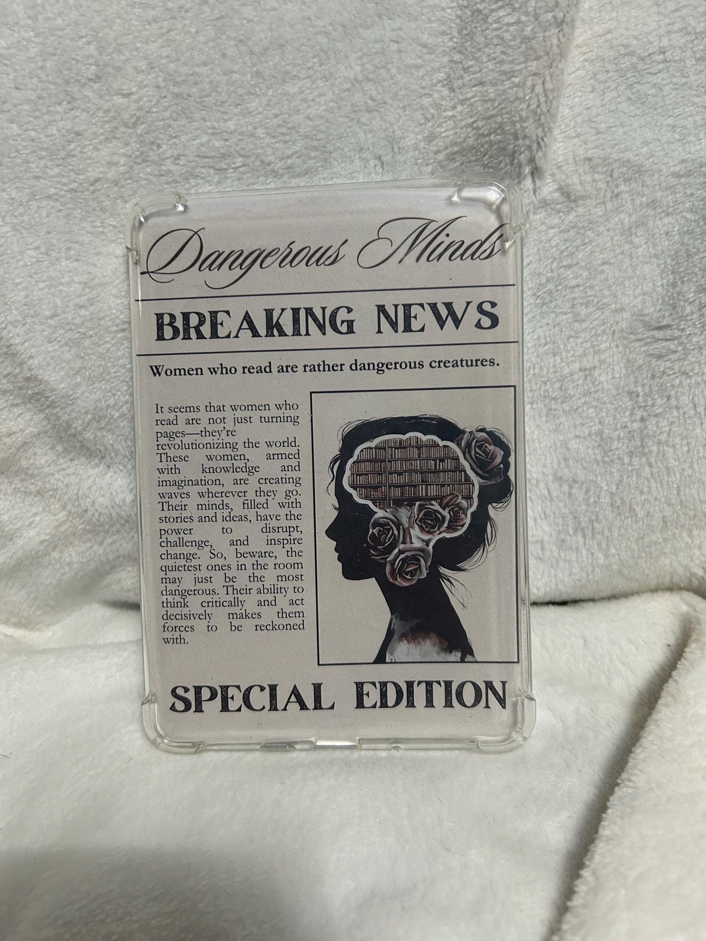 Breaking news women who read are dangerous kindle e reader insert card for clear case, kindle accessory decoration, kindle, paperwhite, oas